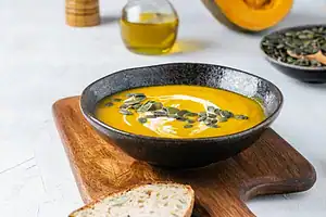 Geroosterde pompoensoep met kokosmelk