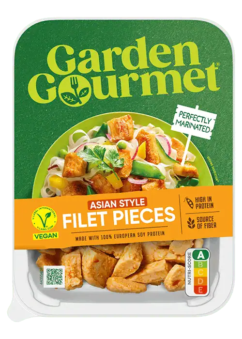 Kipstukjes op Aziatisch bord