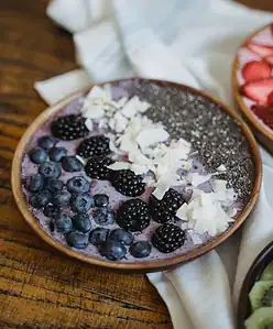 Plantaardige ontbijt recepten 6 Smoothie bowl met granola